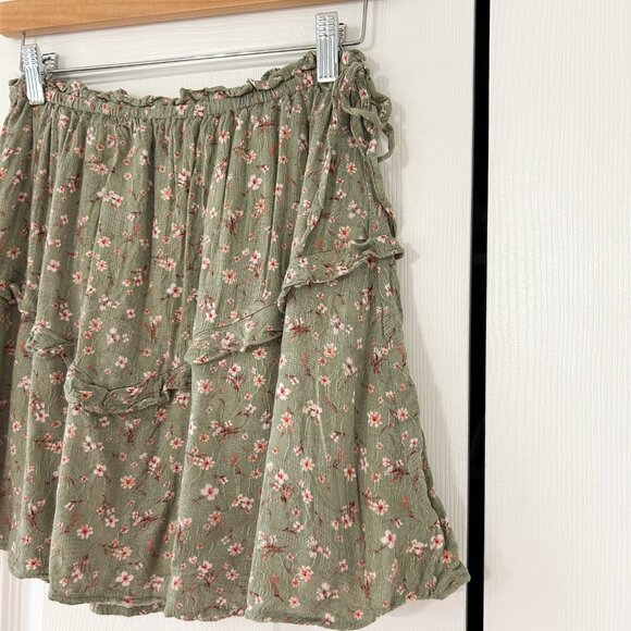 Sadie & Sage Green Floral Ruffle Elastic Waist Mini Skirt Women’s Sz Medium EUC - Picture 4 of 7